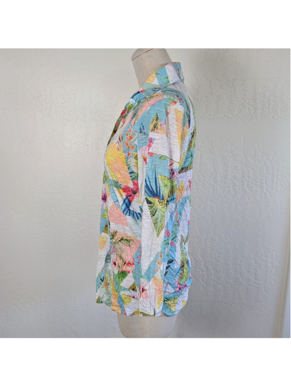David Cline Tropical Print Top NWT Small Lightweight Crinkle Polo 3/4 sleeve - Picture 5 of 12